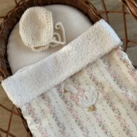 couverture bébé tendres rayures fleuri rose