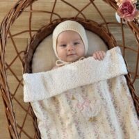 couverture bébé tendres rayures fleuri rose