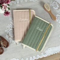 deux protèges carnet de santé gaze de coton kaki et beige rosé
