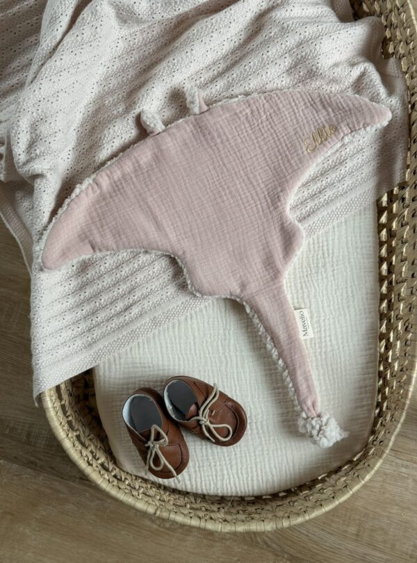 doudou raie manta gaze de coton beige rosé personnalisé