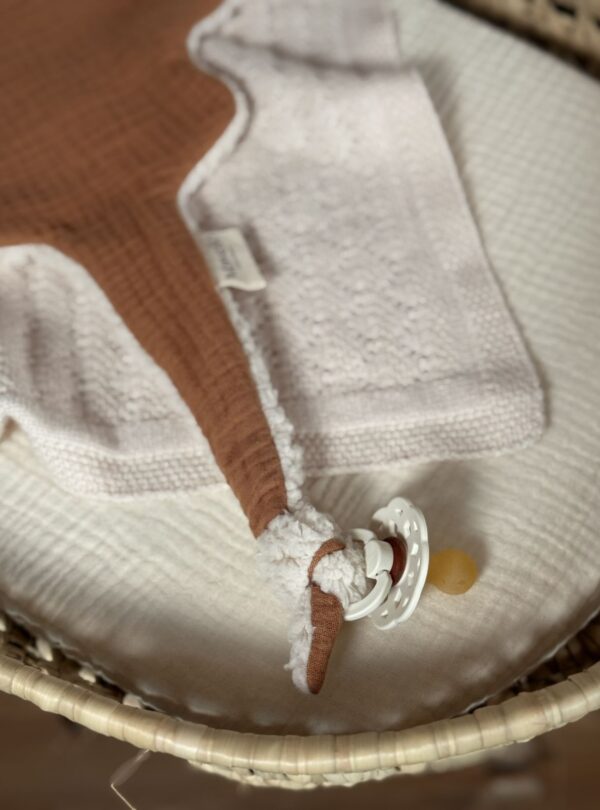 doudou raie manta gaze de coton caramel