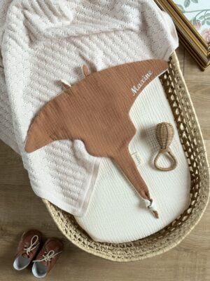 doudou raie manta gaze de coton caramel