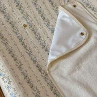 housse de matelas à langer rayé fleuri bleu tendres rayures