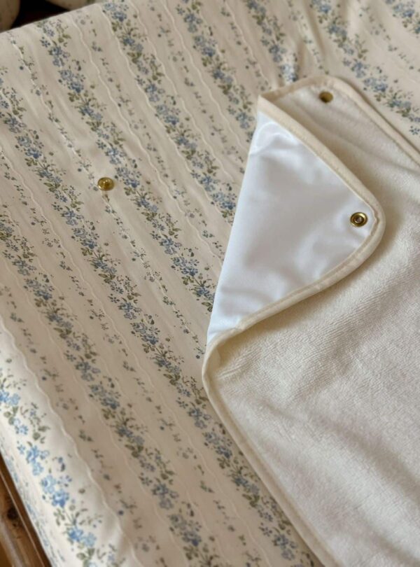 housse de matelas à langer rayé fleuri bleu tendres rayures