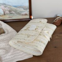 matelas à langer nomade rayures fleuri jaune broderie oie