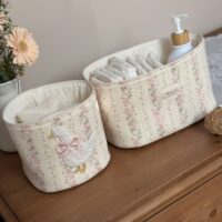 panières de rangement rayé fleuri rose tendre rayures broderie oie