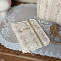 protège carnet de santé rayé fleuri rose personnalisé broderie