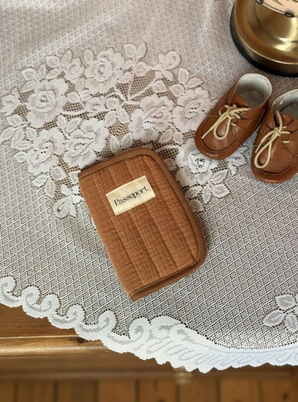 protège passeport matelassé caramel
