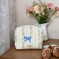 trousse de toilette rayures fleuri bleu broderie oie tendres rayures