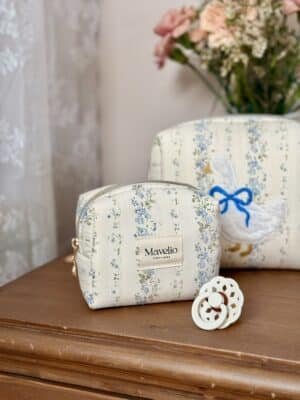 trousse de toilette rayures fleuri bleu broderie oie tendres rayures