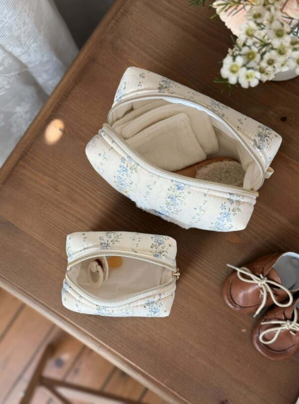 trousse de toilette rayures fleuri bleu broderie oie tendres rayures