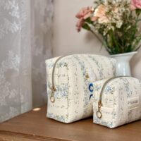 trousse de toilette rayures fleuri bleu broderie oie tendres rayures