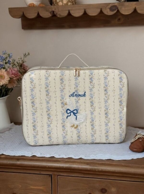 valisette tendres rayures bleu broderie oie et prénom